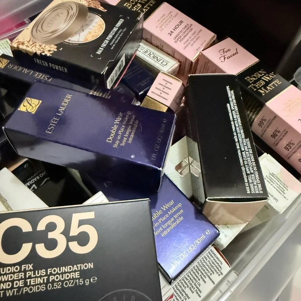 Assorted Foundation Makeup Collection - Picture 11 of 11